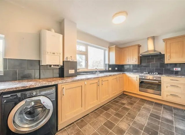 Broom Close, Teddington, TW11, photo 3