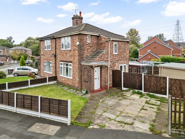 Grange Avenue, Warrington, WA4, photo 1