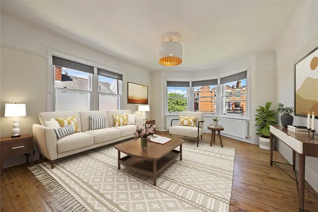 Clevedon Road, TW1, photo 1