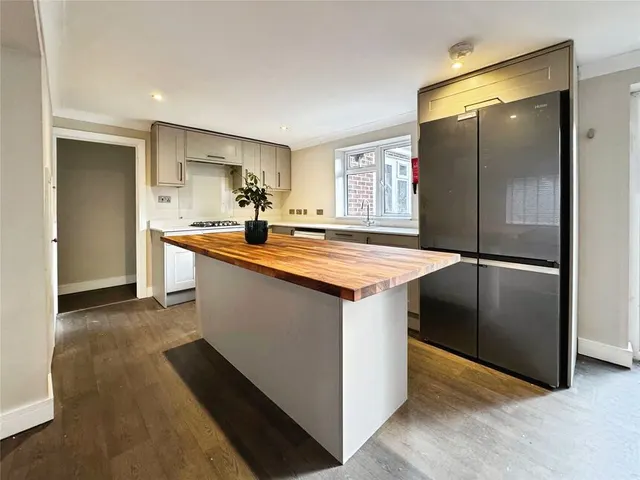 Beagles Wood Road, Pembury, TN2, photo 3
