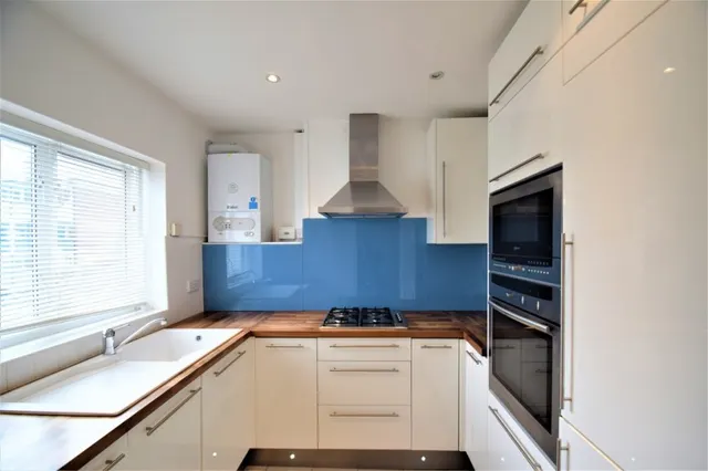Coombe Road, Chiswick, photo 3
