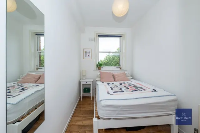 Photo 3 — McAuley Close, London, SE1