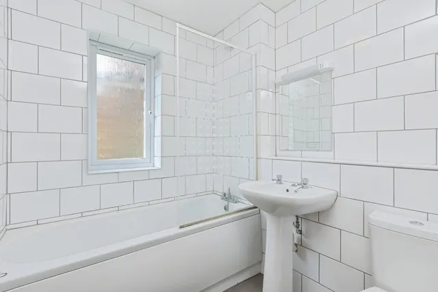 Liptraps Lane, Tunbridge Wells, TN2, photo 3