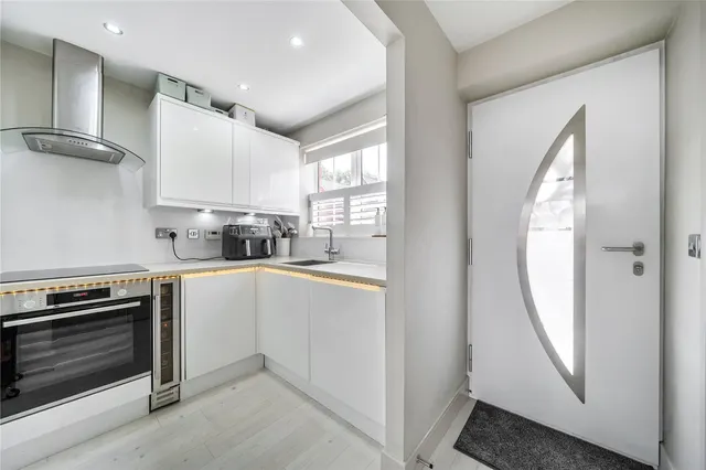 Photo 3 — Hatts Close, Hartley Wintney, Hook, Hampshire, RG27 8WX