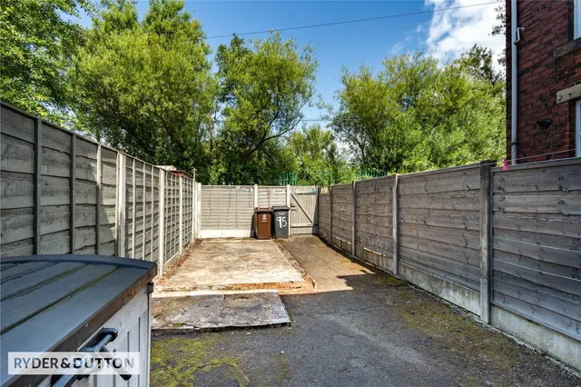 Beal Lane, Shaw, OL2, photo 2