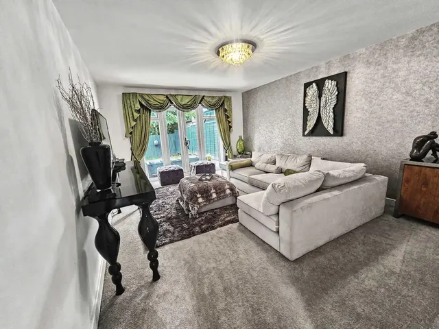 The Oaks, Davenham, CW9, photo 2