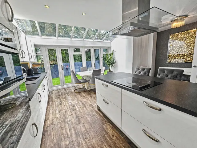 The Oaks, Davenham, CW9, photo 1