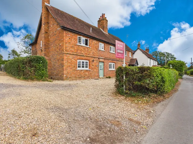 Church Cottages, Silchester Road, Little London, RG26, photo 1