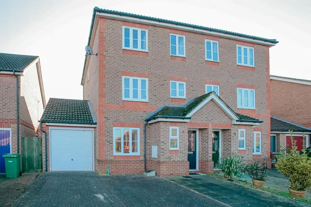 Rawthey Avenue, Didcot, photo 1