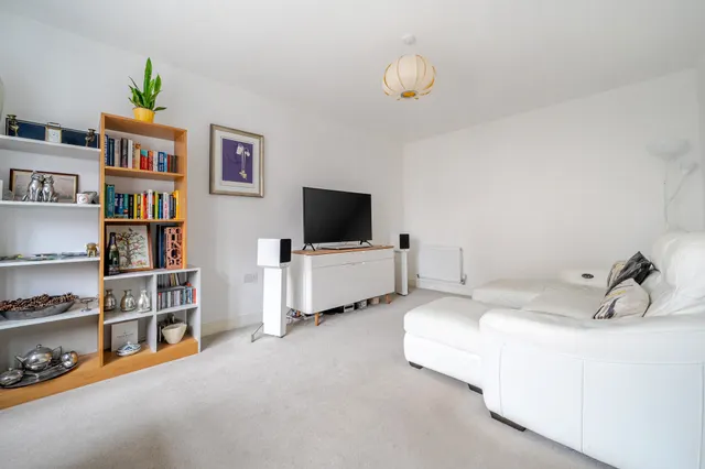Photo 3 — Grange Road, Gerrards Cross, SL9