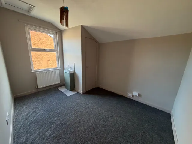Smithfield Road, Wrexham, LL13, photo 1