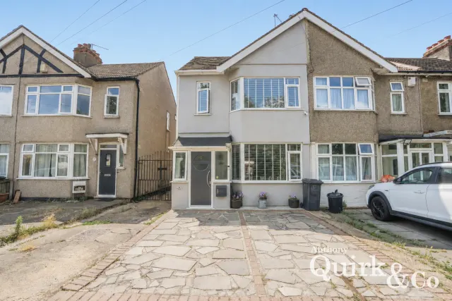 Wentworth Way, Rainham, RM13, photo 1