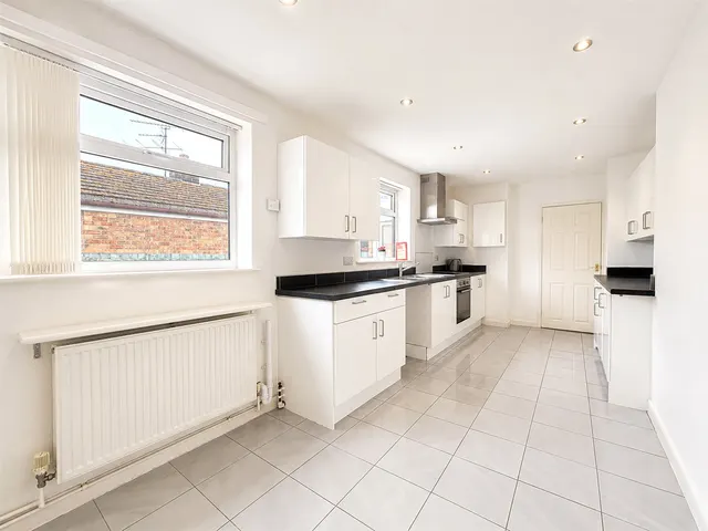 Photo 3 — Brookside, Ancaster, Grantham, Lincolnshire, NG32