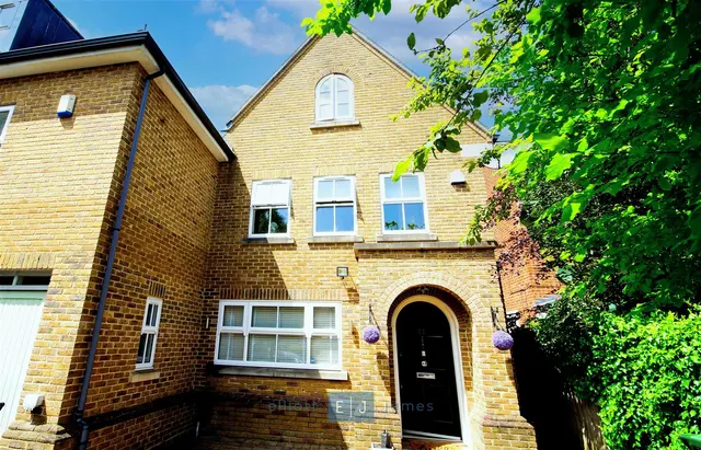 Lower Park Road, Loughton, IG10, photo 1
