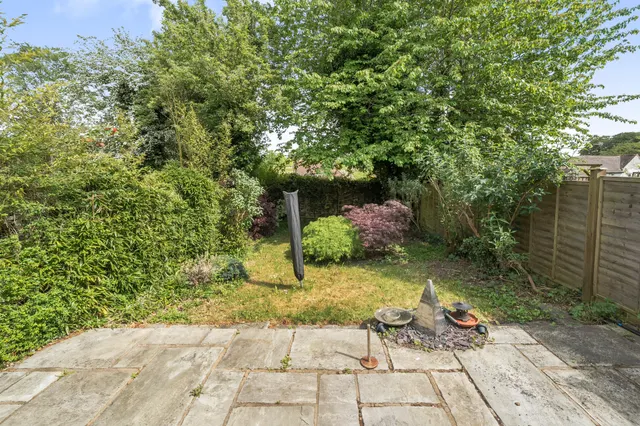 Photo 2 — Black Acre Close, Amersham, HP7