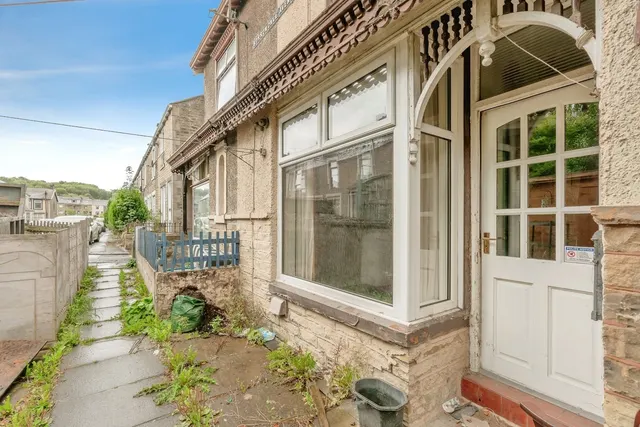 Moore Street, Nelson, BB9, photo 1