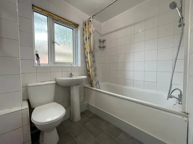Pavilion Way, Edgware, HA8, photo 2