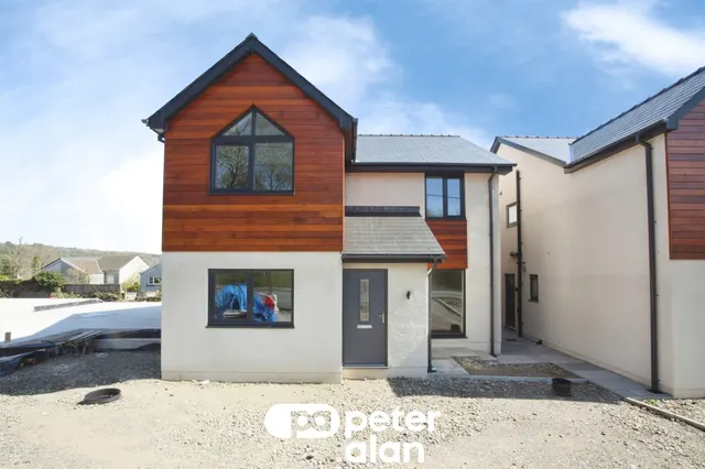Libanus Road, Blackwood, NP12, photo 3