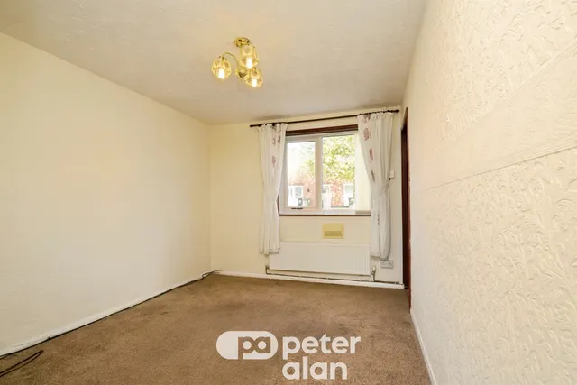 Mead Lane, Cwmbran, NP44, photo 2