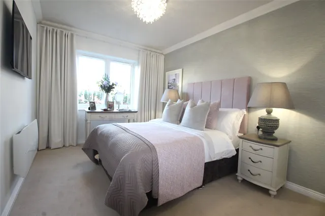 Photo 3 — Victoria Road, Farnborough, GU14 7PN