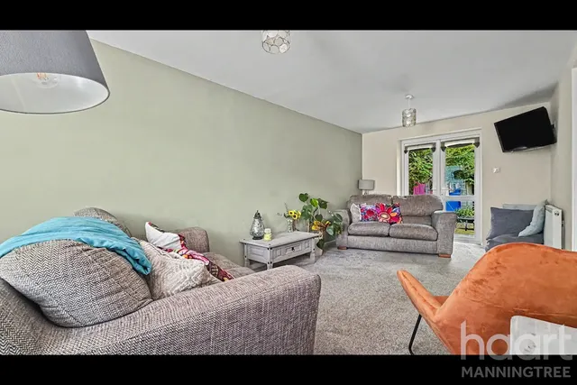 Turner Avenue, Lawford, CO11, photo 3