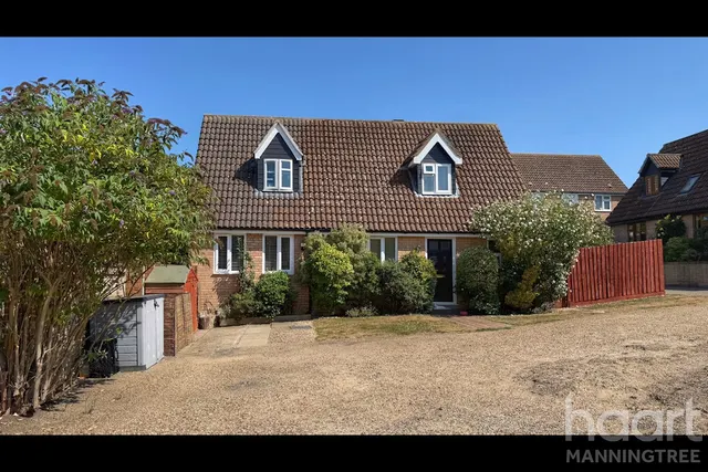 Turner Avenue, Lawford, CO11, photo 1