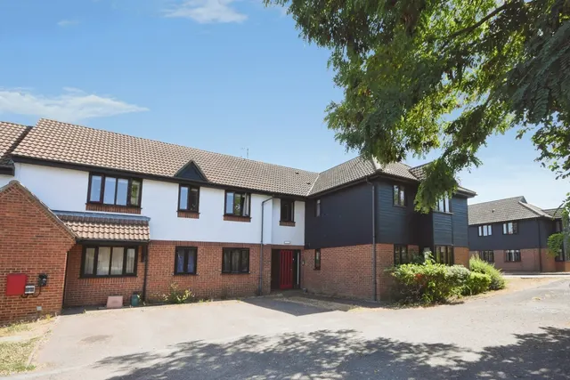 Copperfields, Basildon, Essex, SS15, photo 1