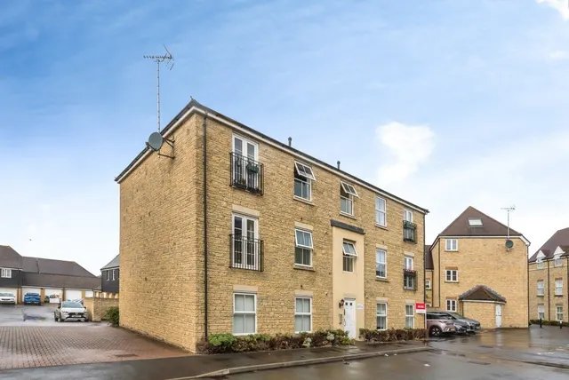 Photo 2 — Truscott Avenue, SWINDON, Wiltshire, SN25