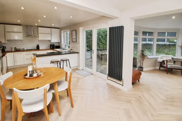 Shropshire Drive, Glossop, SK13, photo 2