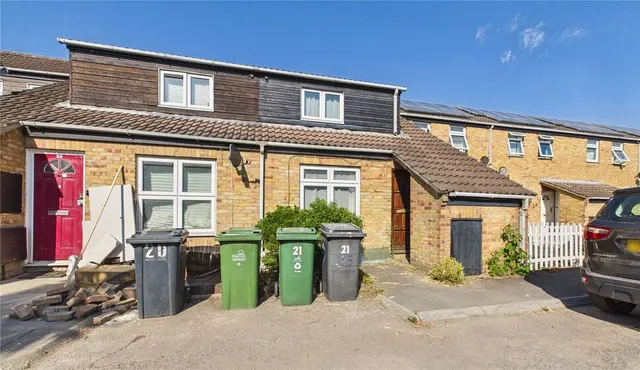 Linnett Close, London, E4, photo 1