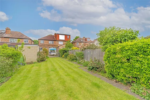 Sixth Cross Road, Twickenham, TW2 5PE, photo 1