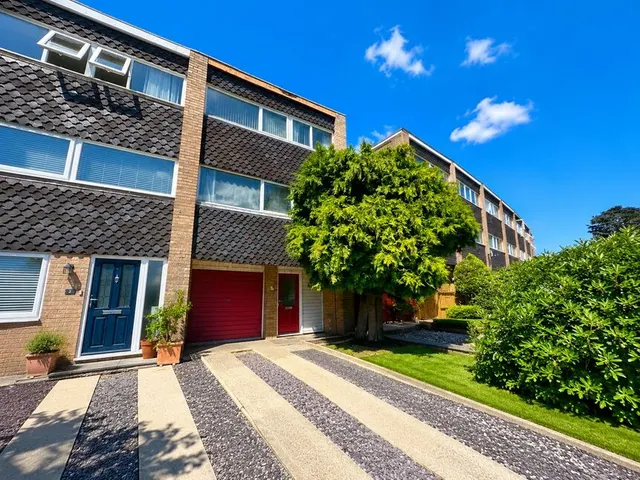Winston Court, Mannings Lane South, Cheshire, CH2, photo 1