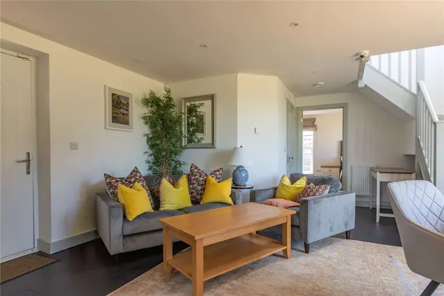 Photo 2 — Reading Road, Lower Basildon, Reading, Berkshire, RG8 9ND