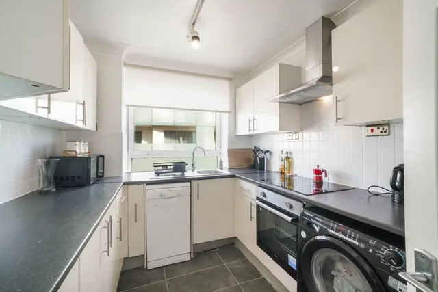 Greville Road, London, NW6, photo 2