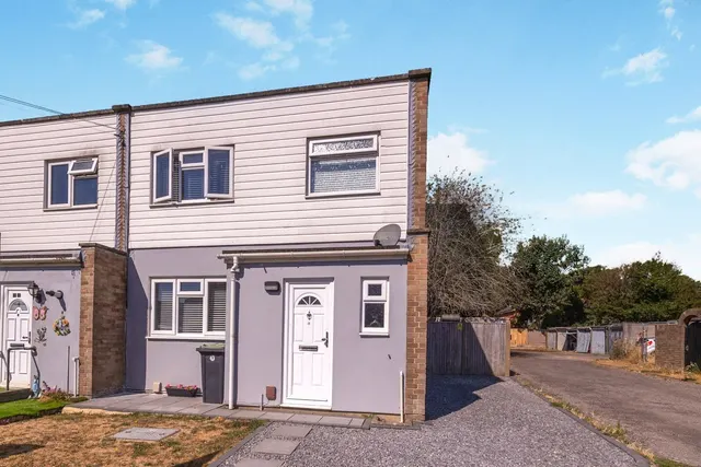 Juniper Square, Havant, PO9, photo 1