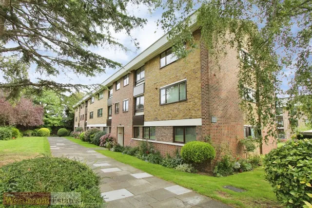 Greenacres, SE9, photo 1