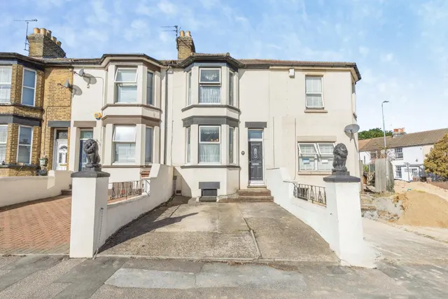 Napier Road, Gillingham, ME7, photo 1