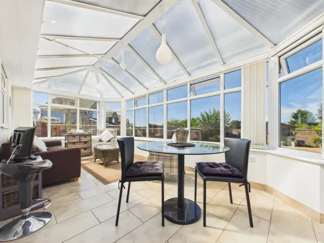 Crestview Drive, Lowestoft, photo 3