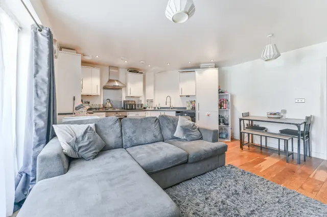 Photo 3 — Flat 4 Charlotte Court, 22b Bishops Road, Croydon