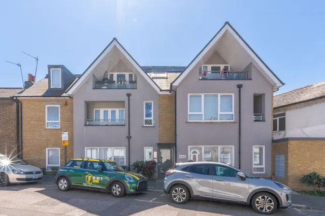 Flat 4 Charlotte Court, 22b Bishops Road, Croydon, photo 1
