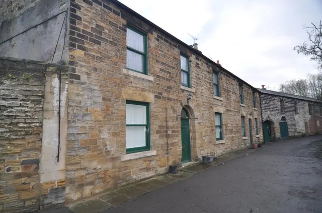 Forge Lane, Elsecar, photo 1