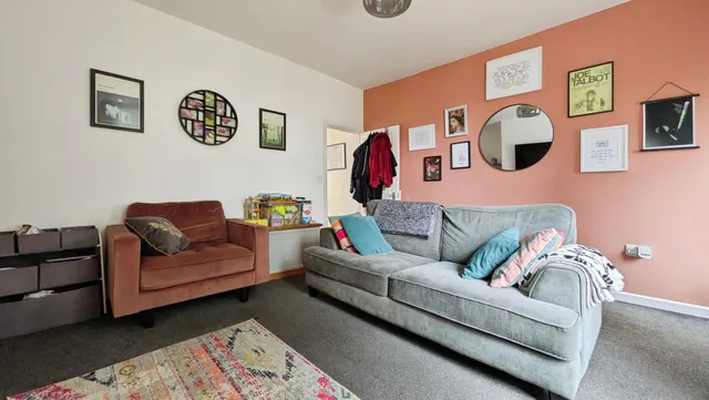 Woodend Street, Oldham, OL4, photo 3