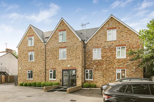 Guildford Road, Chertsey, KT16, photo 1