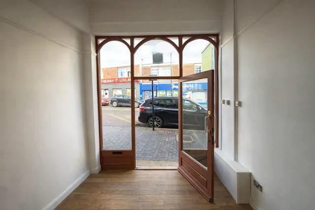 St. John Street, Newport Pagnell, MK16, photo 1