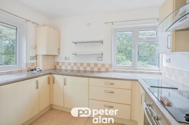 Park Lane, Cardiff, CF14, photo 3