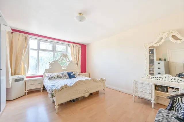 Photo 2 — 24 Hillcroft Crescent, Wembley