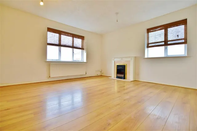 Cobham Close, Cippenham, photo 2