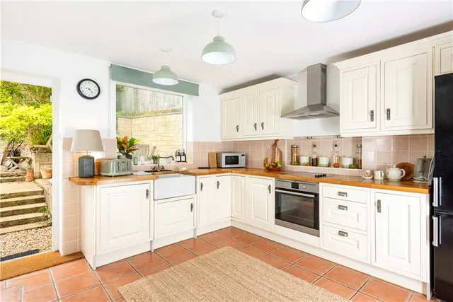 Photo 3 — Grafton Road, Yardley Gobion, Northamptonshire, NN12 7UE