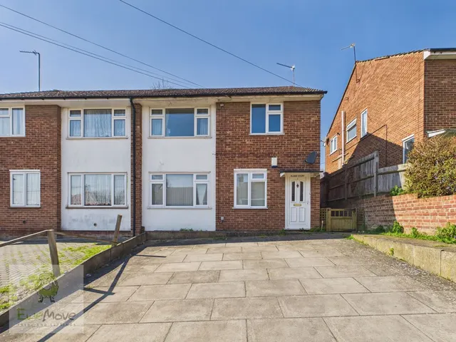 Elaine Avenue, Strood, ME2, photo 1