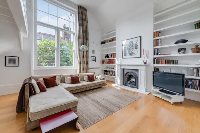 Fitzroy Road, London, NW1, photo 2